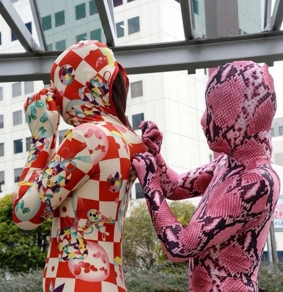 �ձ����д�����ȫ�����������Ͻ�ͷ,�е�������~