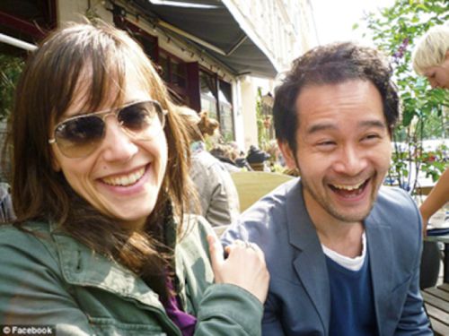 ����Ӣ���ο�̷���ޣ��ң����������ɽ�ɽ���Σ��ڽ�ͷ�����������˴���ͷ����һ�����������ز��Ρ�����ֶŮ���󣩵�ʱ����ͬ�У�û�����ˡ��������������ձ���