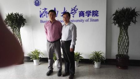 杨永忠教授“创意管理学”系列讲座在济南大学拉开帷幕 杨永忠教授“创意管理学”系列讲座在济南大学拉开帷幕