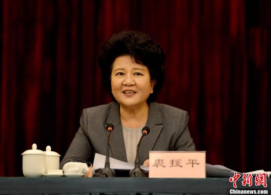 6��20�գ�����Ժ�Ȱ�������Ԯƽ���ԡ����գ����й�����Ժ����칫�ҡ�������������ͬ�ٰ�ġ�ȫ������Ԯ�ع������顱�������ٿ����˴λ�����ݹ��ҶԿ�Ԯ�ع������岿��Χ�ƴٽ����ؾ�����ᷢչ�ͳ��ξð���Ŀ�꣬����ȫ������ϵͳ��������ʵ�ƽ�����Կ�Ԯ�ع���������������ȫ��һ��ʵ��С��������Ժ�Ȱ����˾�֡�17���Կ�Ԯ��ʡ���У����Ȱ츺���ˣ��Ĵ������ϡ��ຣ����ʡ�������Ȱ�����ϴ�ѧ��ظ����˳�ϯ�����������