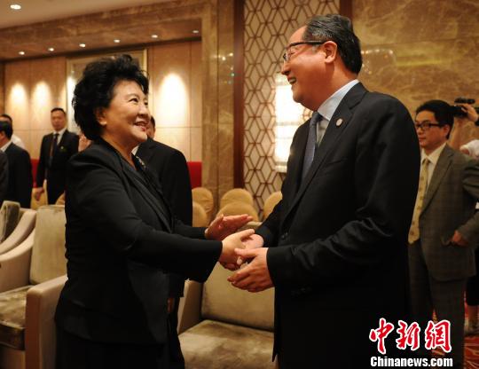 ͼΪ��Ԯƽ���λ���μ�2016�ж�ŷ���������������Ĳ��ֺ������졣��������