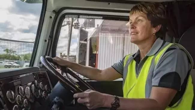 δ��10�꣬������𱬣����С�Ǯ��;��ְҵ��Ȼ����Щ������������ѡ��רҵ����