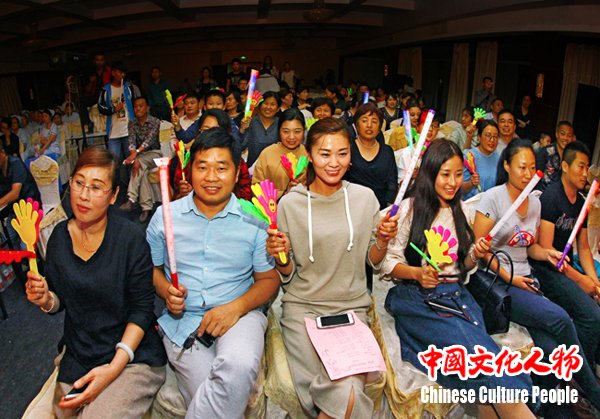 左宏元助阵周倩演唱会_歌声庆国庆共圆中国梦 左宏元助阵周倩演唱会_歌声庆国庆共圆中国梦