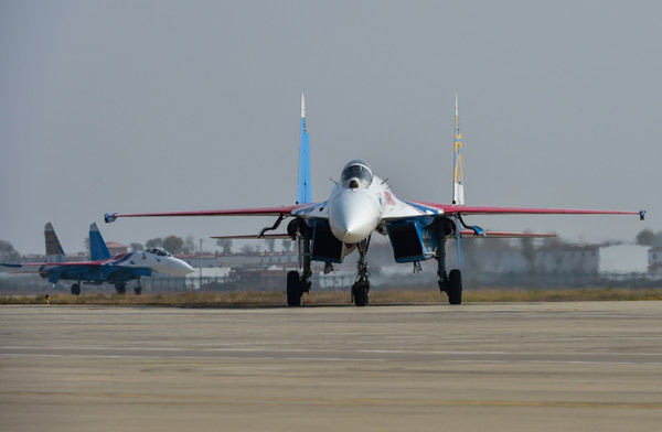 俄罗斯“勇士”特技飞行表演队抵达中国