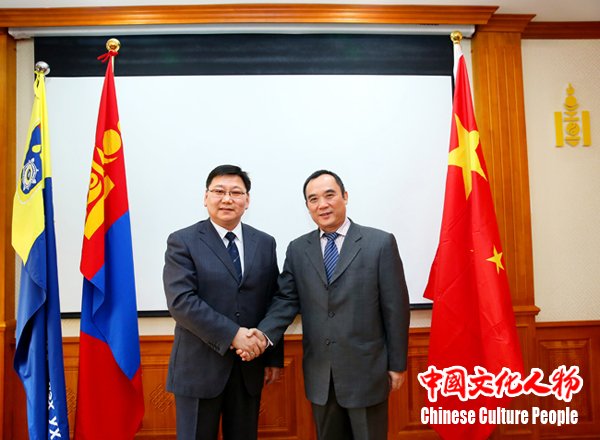 中山大学新华学院“一带一路”文化交流捐赠助学 中山大学新华学院“一带一路”文化交流捐赠助学