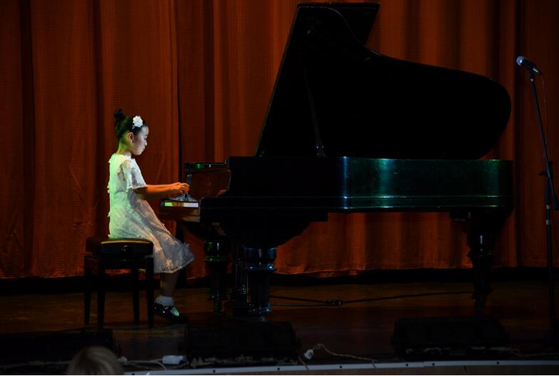 中国选手获得乌克兰国际青少年音乐大赛大奖 中国选手获得乌克兰国际青少年音乐大赛大奖