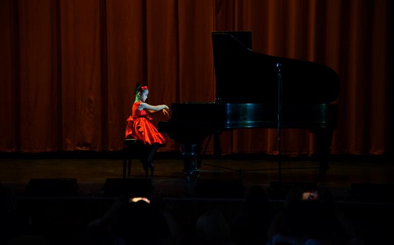 中国选手获得乌克兰国际青少年音乐大赛大奖 中国选手获得乌克兰国际青少年音乐大赛大奖