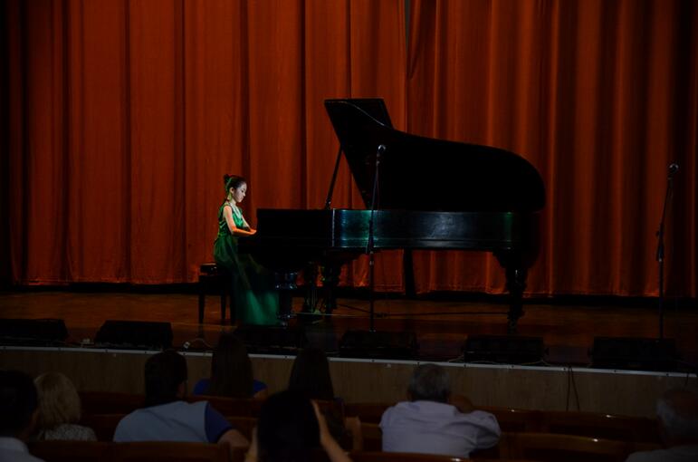 中国选手获得乌克兰国际青少年音乐大赛大奖 中国选手获得乌克兰国际青少年音乐大赛大奖