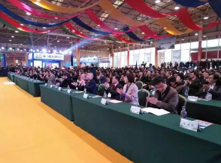 ��ƽ�׽����β�ҵ��չ���ٽ����β�ҵת������