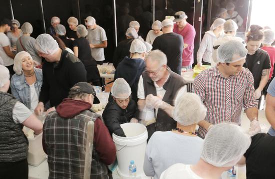 2qVR-hmivixm8345865.jpg 2qVR-hmivixm8345865.jpg