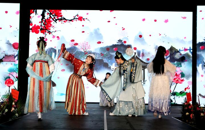 ȫ���޻��˸�Ů�����ܻ�¡�ؾٰ���߽������»��ְ����