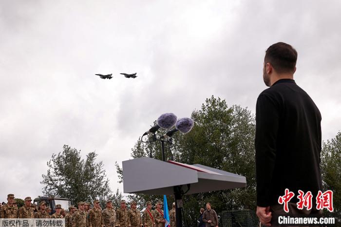 32e82e3c8431401ab2104a305bebf800.jpg 32e82e3c8431401ab2104a305bebf800.jpg