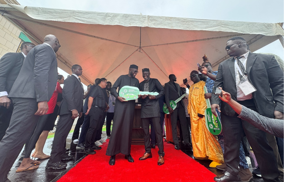 ���ڼӶ���ɫ���й�˾��ҵ��ʽ�ֳ���