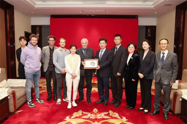 ����ý������ŷ��ʺ��ݣ���̽����������»���