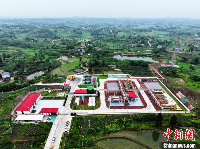 e39d06c4-72aa-46dd-86a6-2fa4085f9d91_zsite.jpg e39d06c4-72aa-46dd-86a6-2fa4085f9d91_zsite.jpg