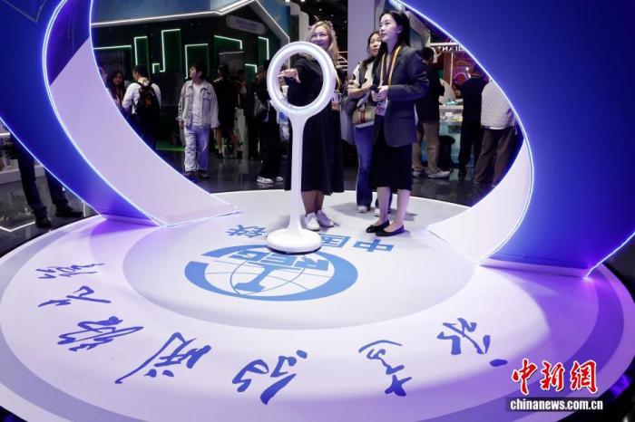 e13e142e83404964ab12d18e92135f25.jpg e13e142e83404964ab12d18e92135f25.jpg